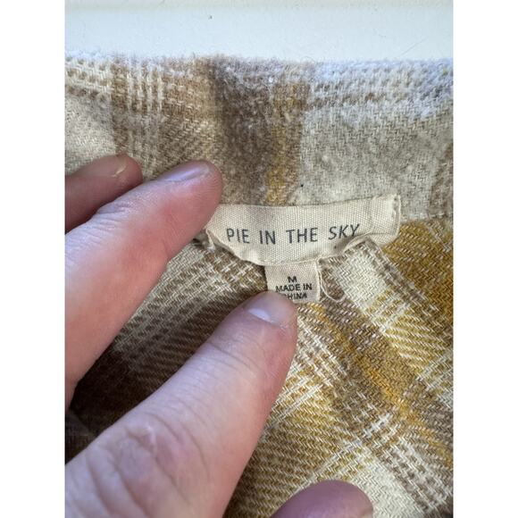 Pie In The Sky Women’s Oversized Medium Plaid Flannel Shirt Yellow Tan White - Picture 3 of 6